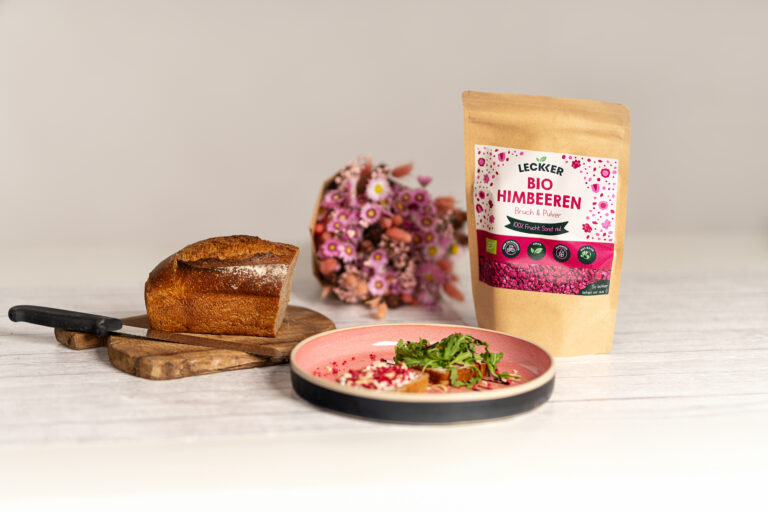Gefriergetrocknete Himbeeren Bruch auf Brot